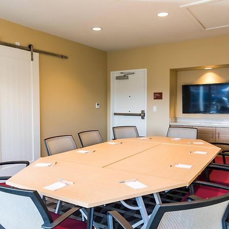 Towneplace Suites By Marriott Portland Beaverton Exterior photo