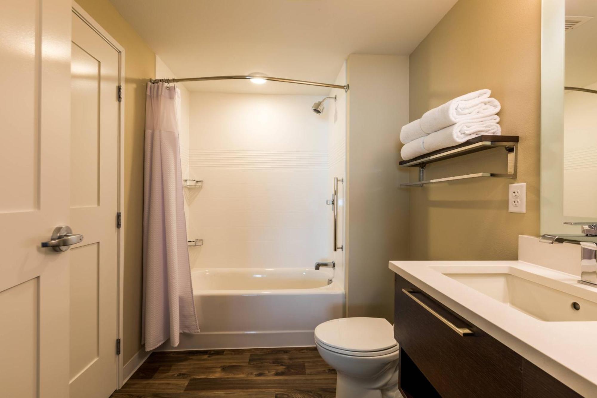 Towneplace Suites By Marriott Portland Beaverton Exterior photo