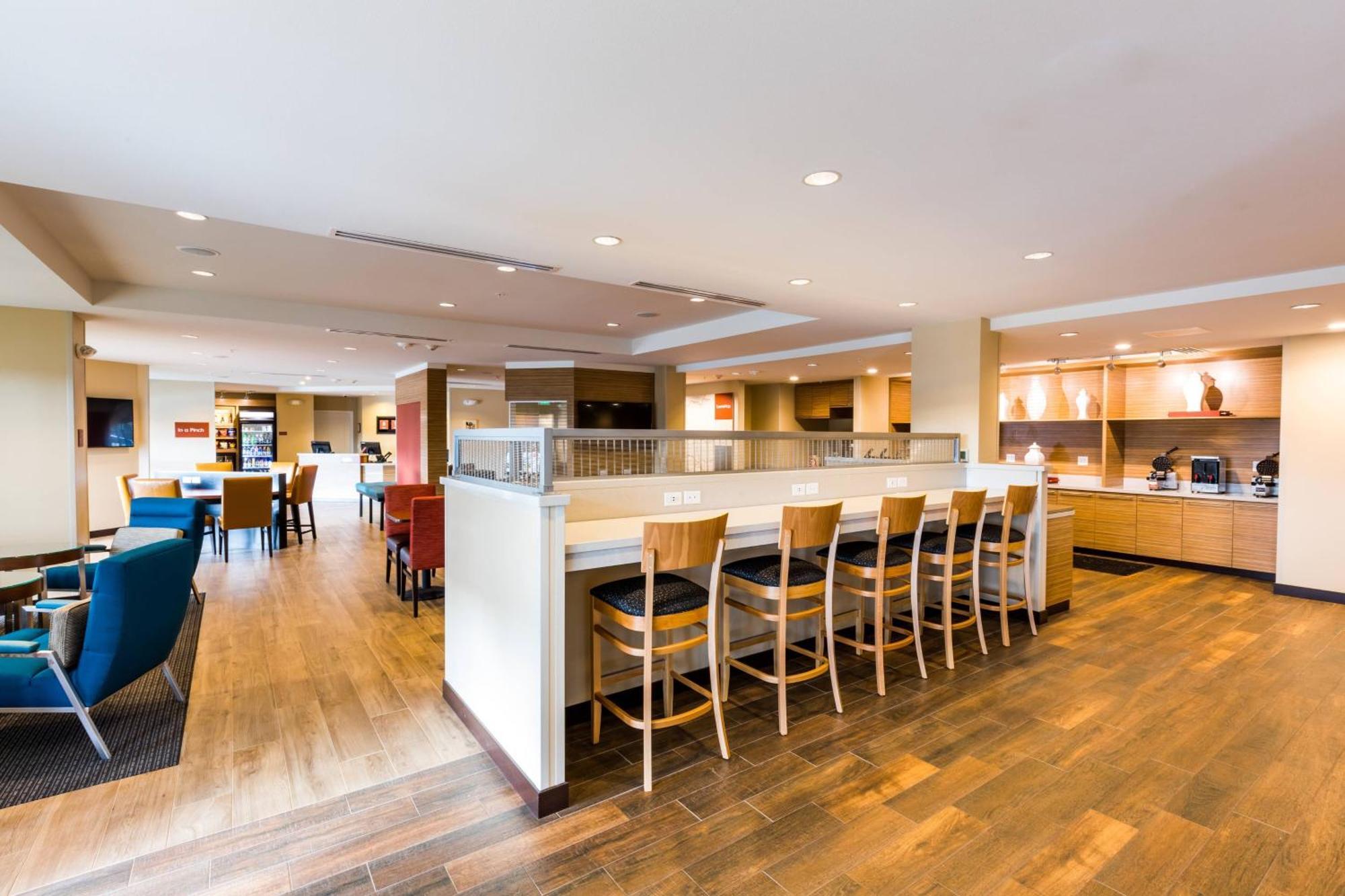 Towneplace Suites By Marriott Portland Beaverton Exterior photo