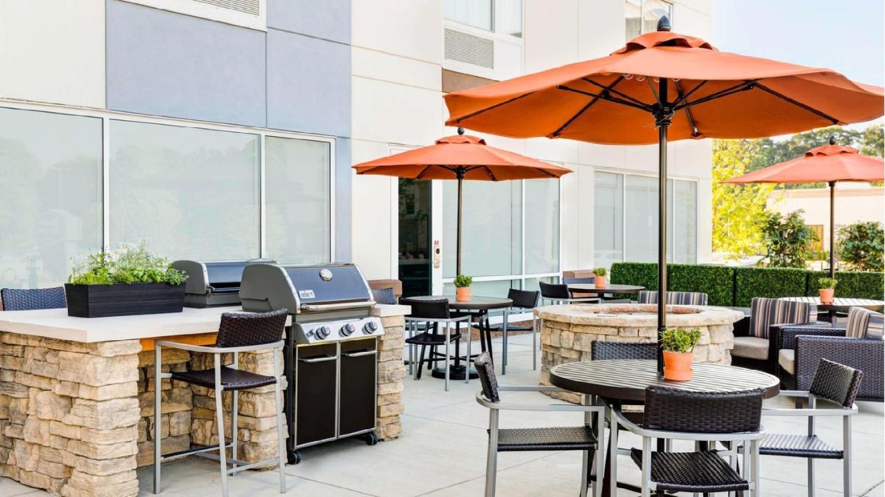 Towneplace Suites By Marriott Portland Beaverton Exterior photo
